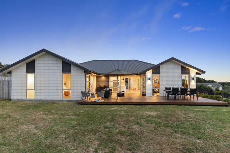 8 Bernora Crescent Bombay_23