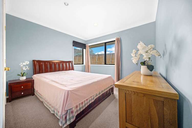 25 Castlehill Court Wattle Downs_13
