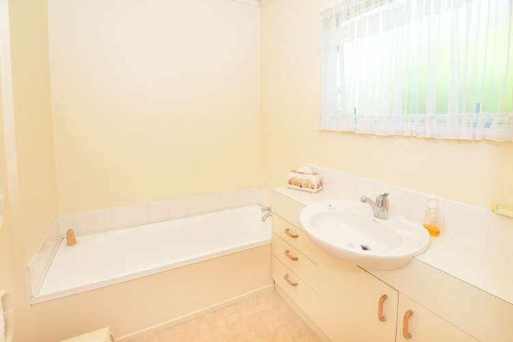 2/10 Napoleon Avenue Milford_13