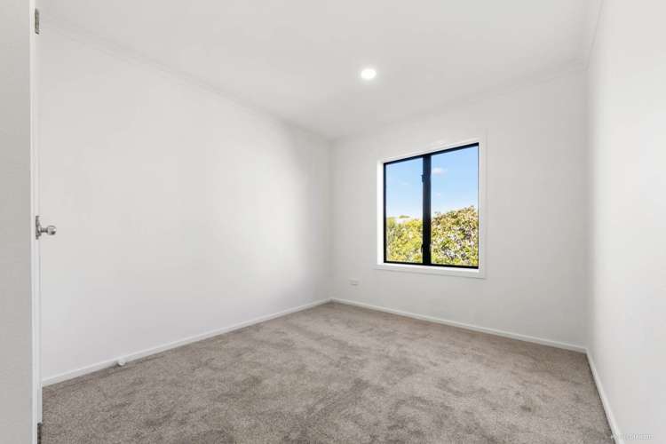 68/1 Ambrico Place New Lynn_10