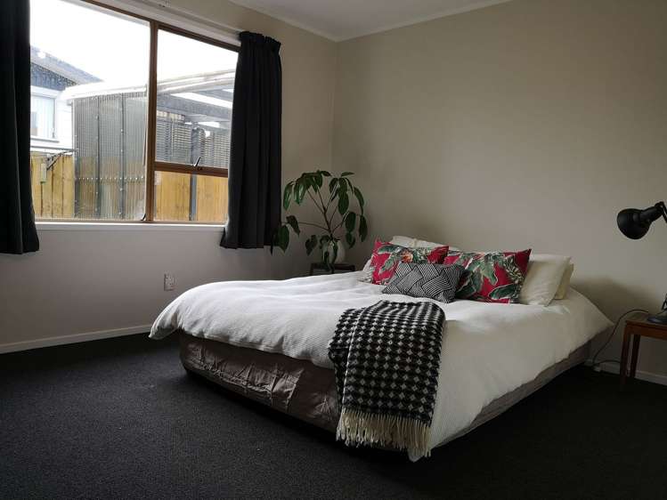 8 Aquarius Avenue Glen Eden_13