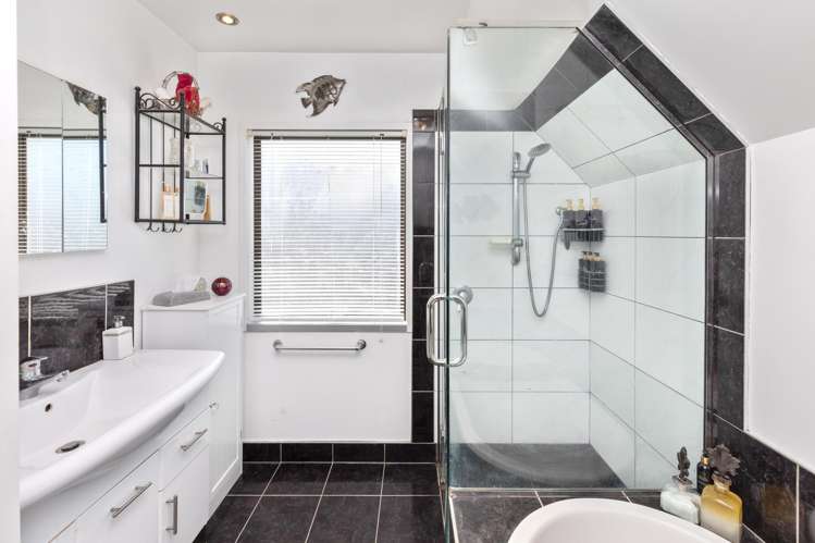 54 Ambleside Drive Burnside_10