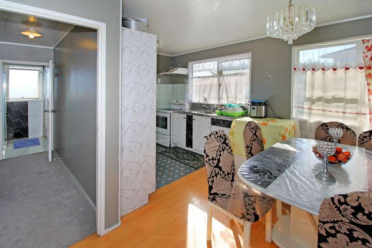 2/4 Espada Place Clover Park_5