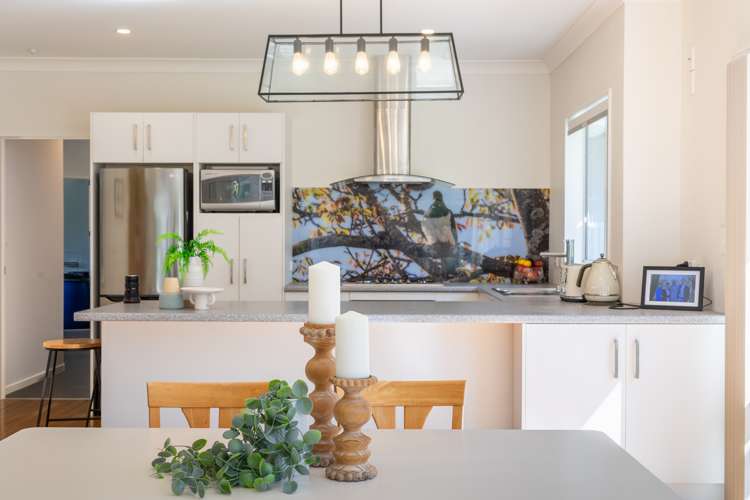 53 Karu Crescent Waikanae_1