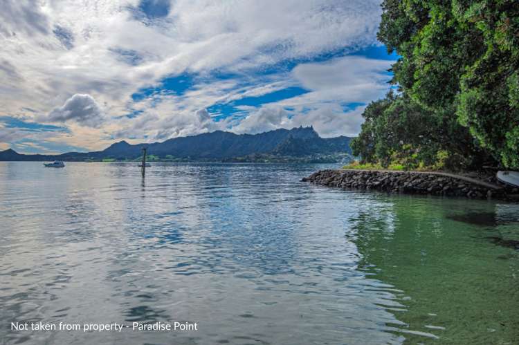 13 Paradise Point Place One Tree Point_16