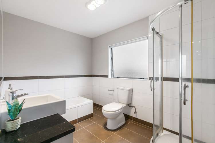 13 Gordon Stanley Drive Massey_12