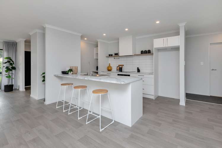 4 Royal St Annes Drive Te Kamo_5