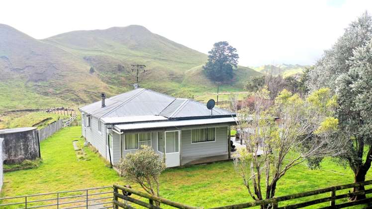 2269 Coast Road Pongaroa_5