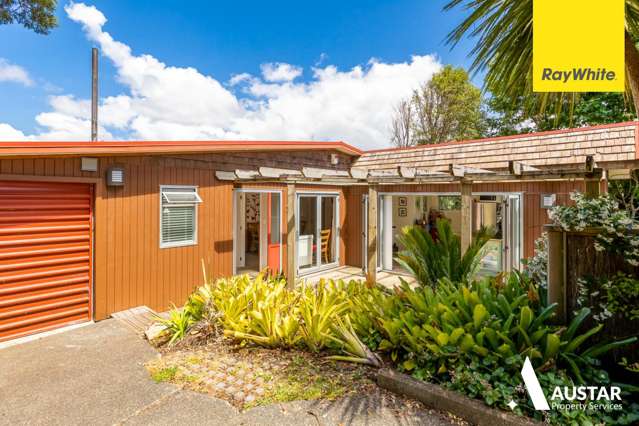Private and Peaceful Living at 13 Lookout Drive