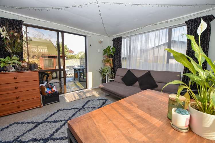 242a High Street South Carterton_13