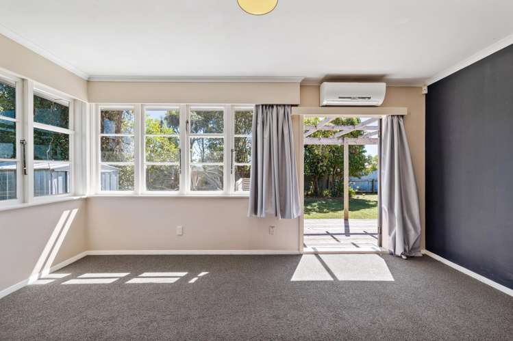 15 Montrose Place Takaro_7