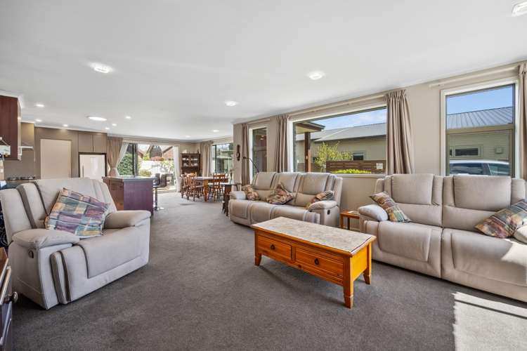 35 Larch Crescent Alexandra_16