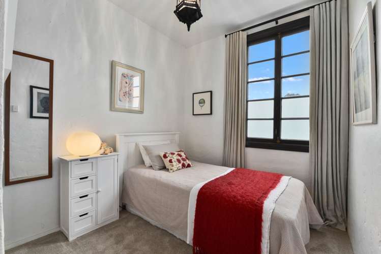 2/25a Lake Road Devonport_8