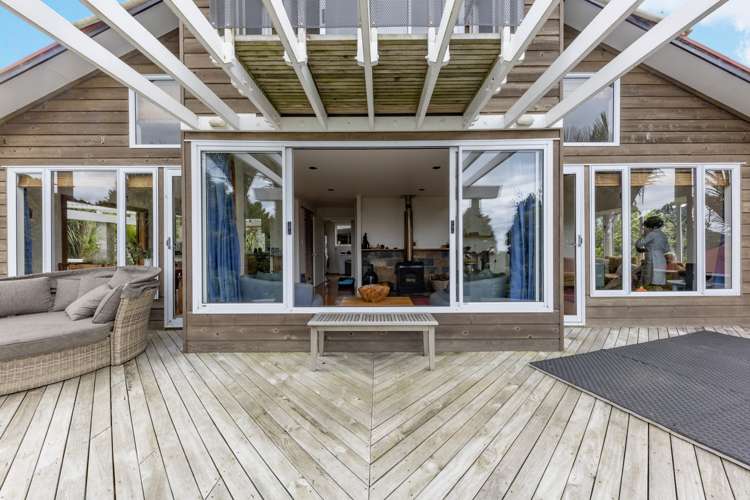 16 La Trobe Track Karekare_25