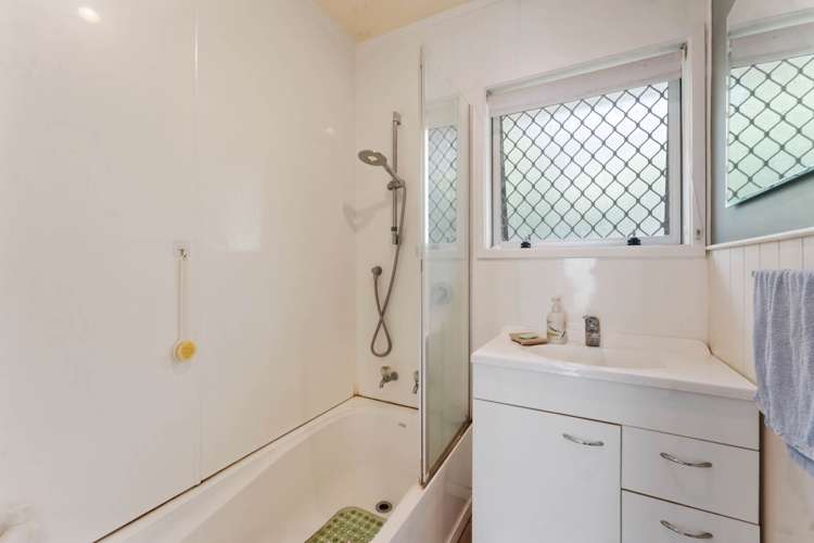 2/85 Stredwick Drive Torbay_12