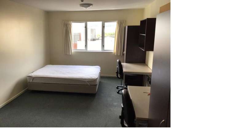 303/12 Martin Square_0