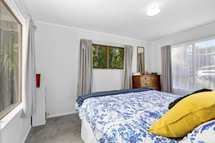 10 Otira Grove Kelson_15