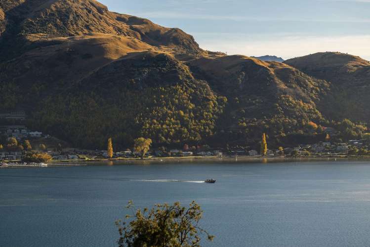 Villa 4/3 Loop Road Kelvin Heights_7