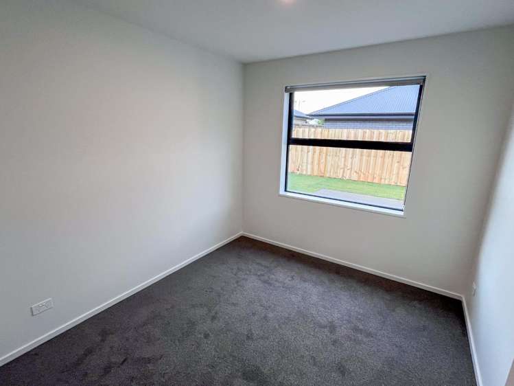 4 Accadia Drive 11103_7