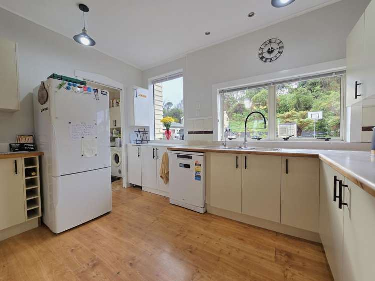 182 Stafford Street Hokitika_2