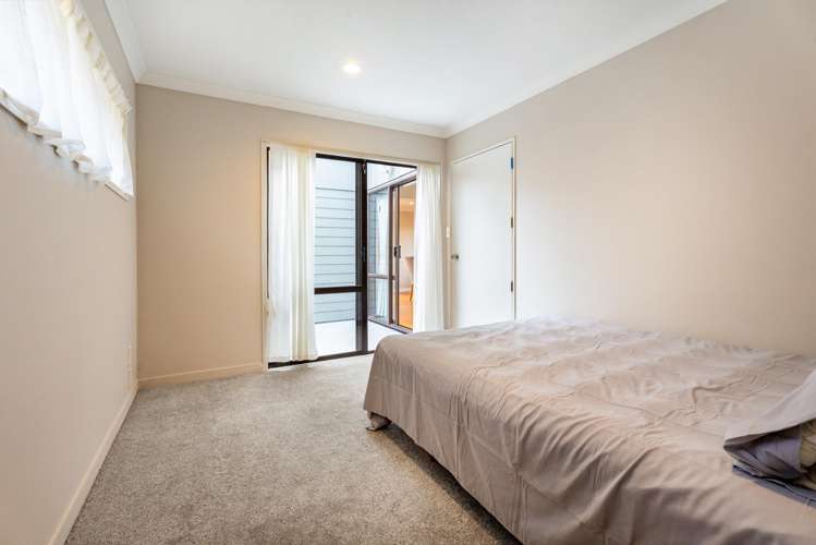 2/19 Lagoon Drive Panmure_16