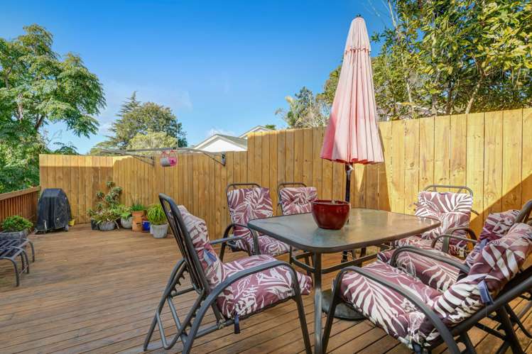 1/21 Ayton Drive Totara Vale_15