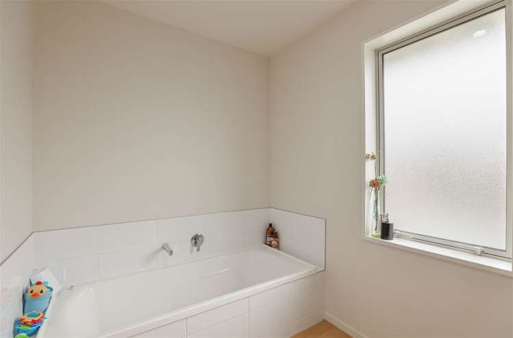 2 Goldrich Grove Netherby_14