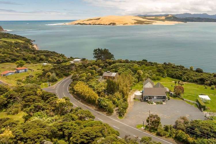 8254 State Highway 12 Omapere_16