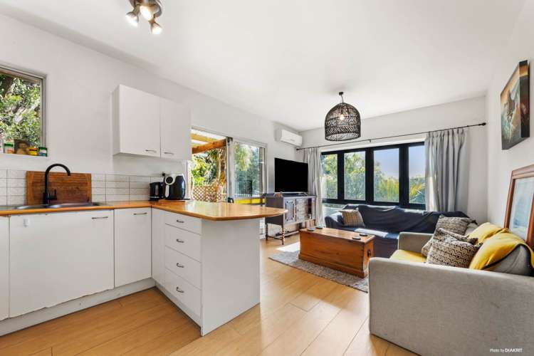 74 Rayner Road Piha_14