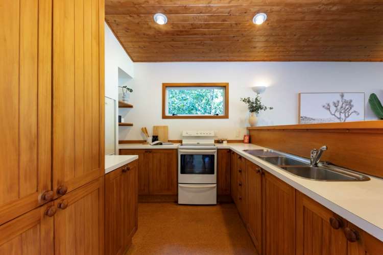 1097 Huia Road Huia_7