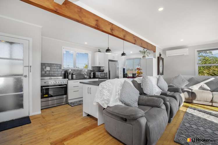 88 Vodanovich Road Te Atatu South_4