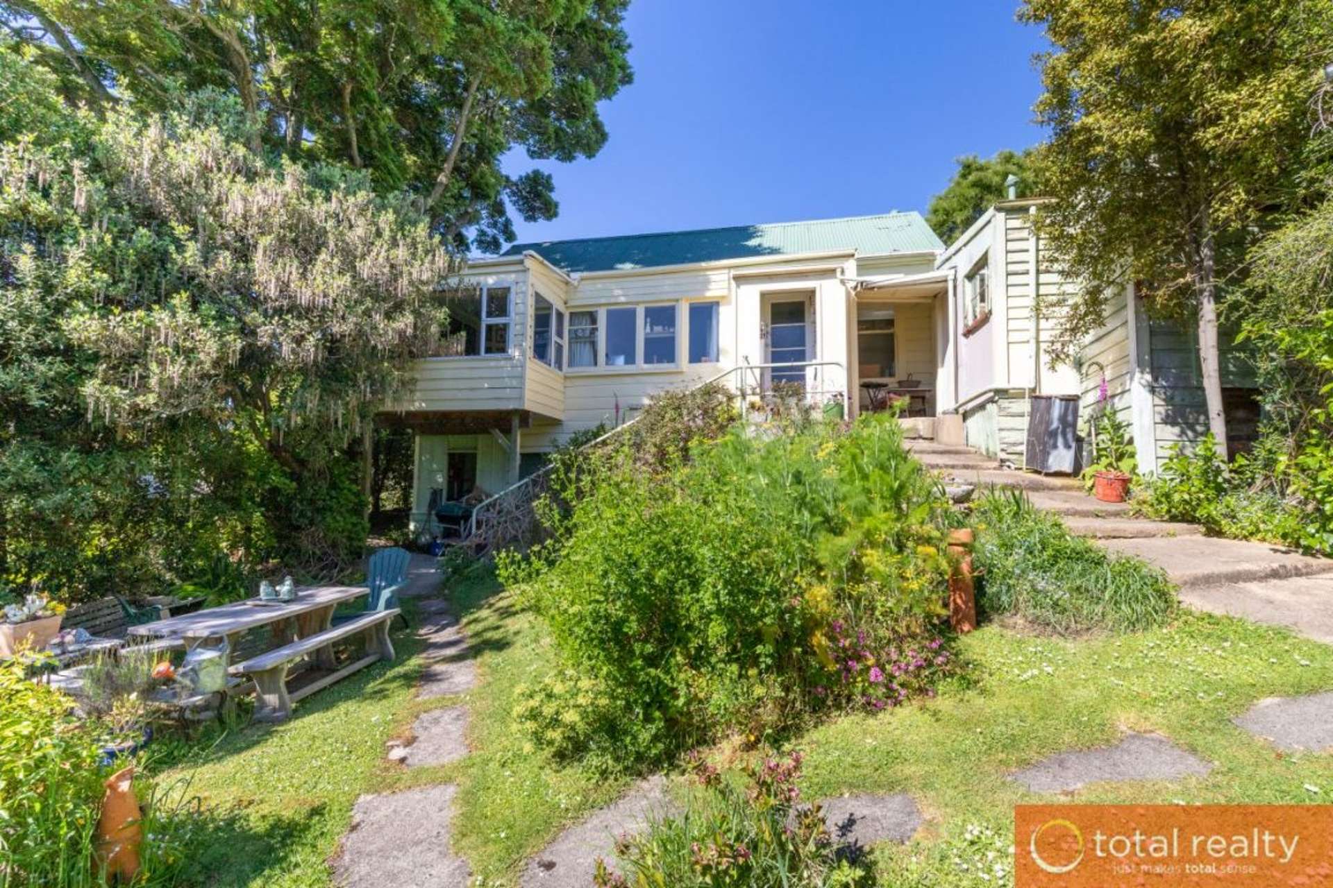 37 Garfield Avenue Roslyn_0