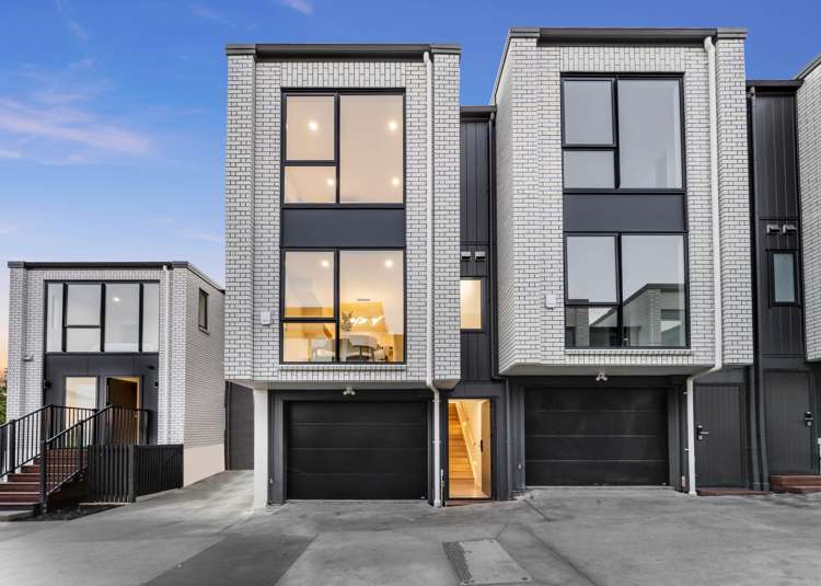 2/36 Thatcher Street_0