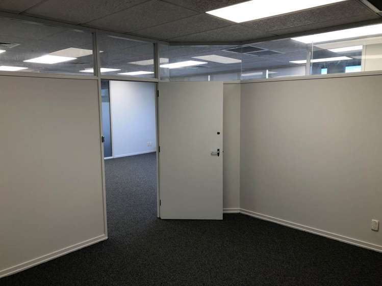 Unit A1/129 Onewa Road Northcote_10