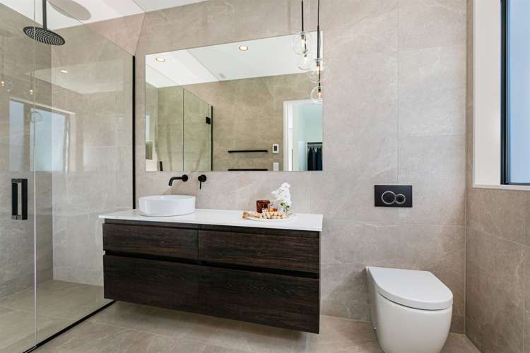 8 Betsy Lane Wainui_9