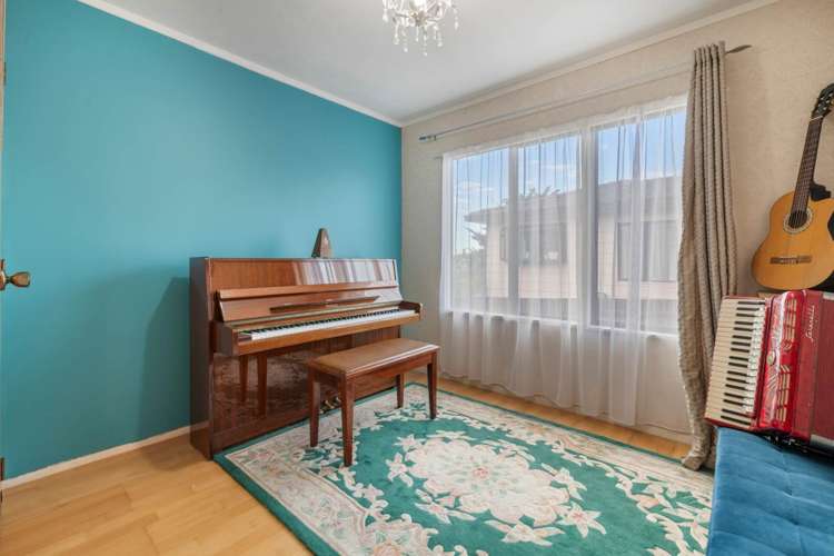 6 Coubray Place Botany Downs_15