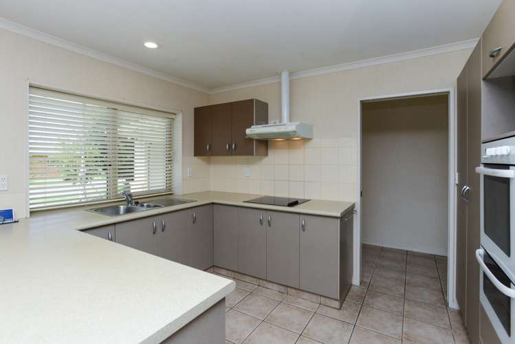 8 Forbury Way Taradale_3