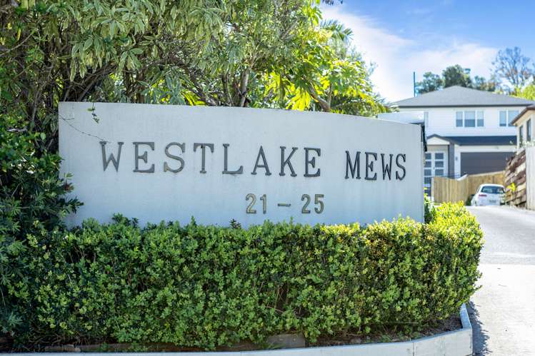 2/23 Wairau Road Forrest Hill_5