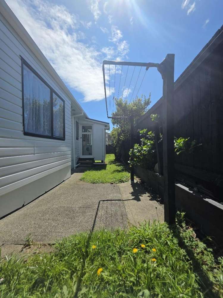 2/136 Moore Street Howick_13
