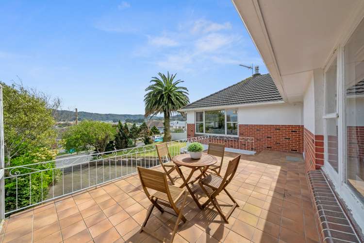 2 Isabel Grove Wainuiomata_10