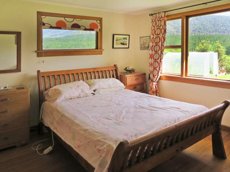 2350 Tahakopa Valley Road Catlins Surrounds_6