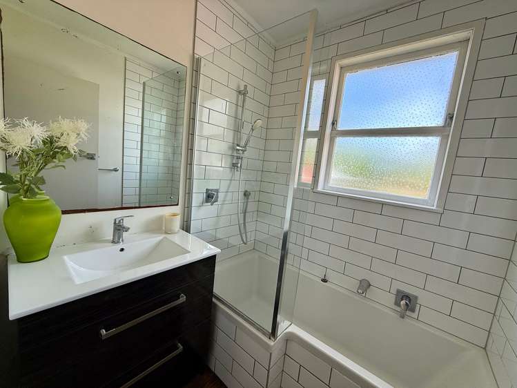 46 Taipari Road Te Atatu Peninsula_5