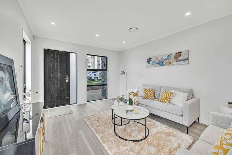 22 Tannaghmore Drive Flat Bush_8