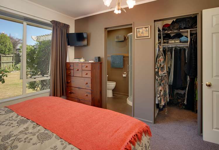 8 Elsa Kidson Court Stoke_11