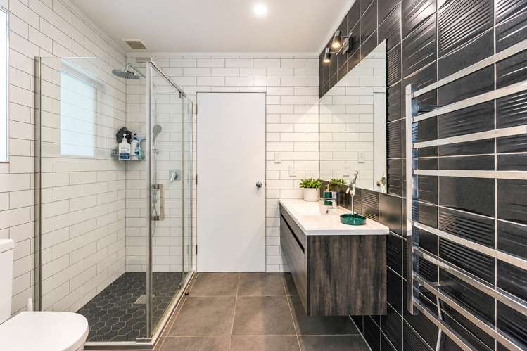 18 Claude Road Hill Park_23