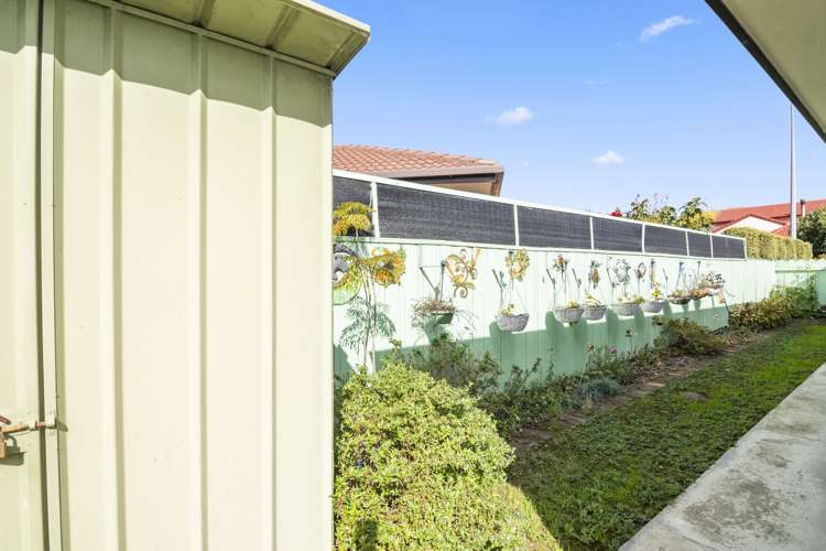 82 Olympus Way Richmond_14