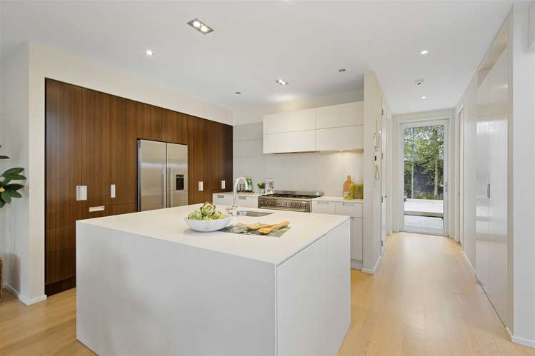 70 Office Road Merivale_6