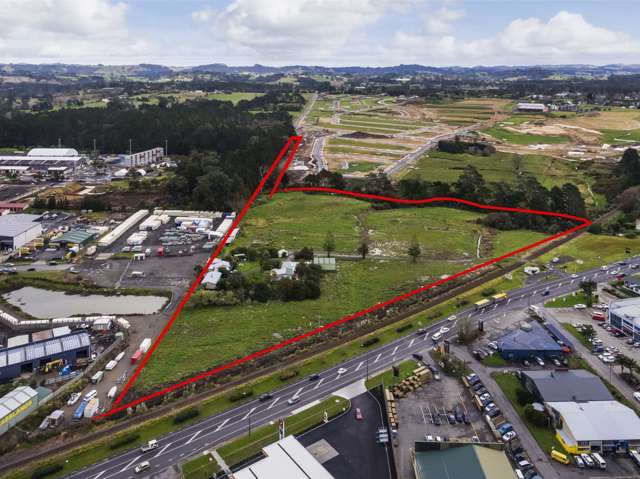 Large format yard space in Kumeu