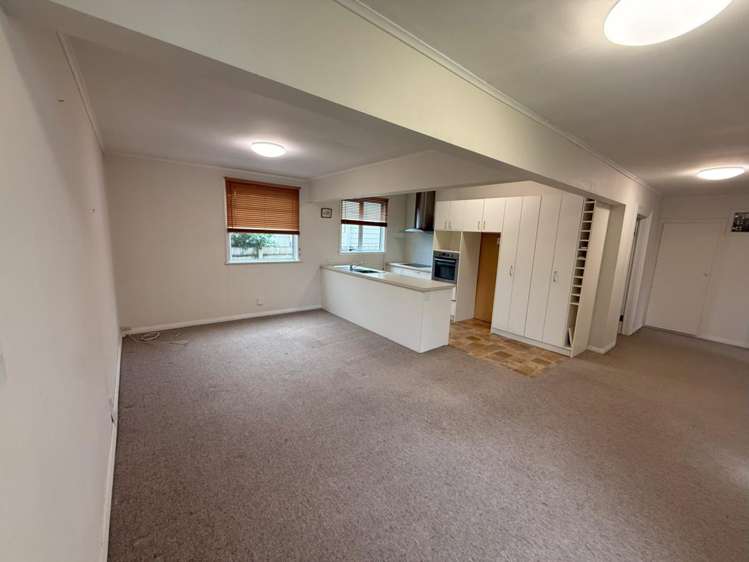B/23 Royal Crescent Saint Kilda_1