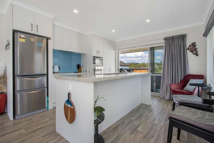 6 Sandleigh Drive Athenree_10